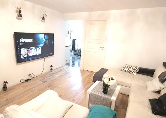 ***upscale***city Center* *